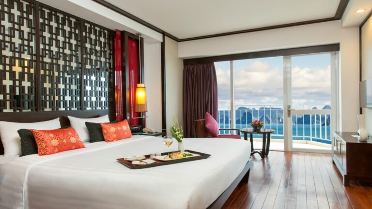 Review Novotel Ha Long Bay: chọn phòng hướng núi hay hướng vịnh?